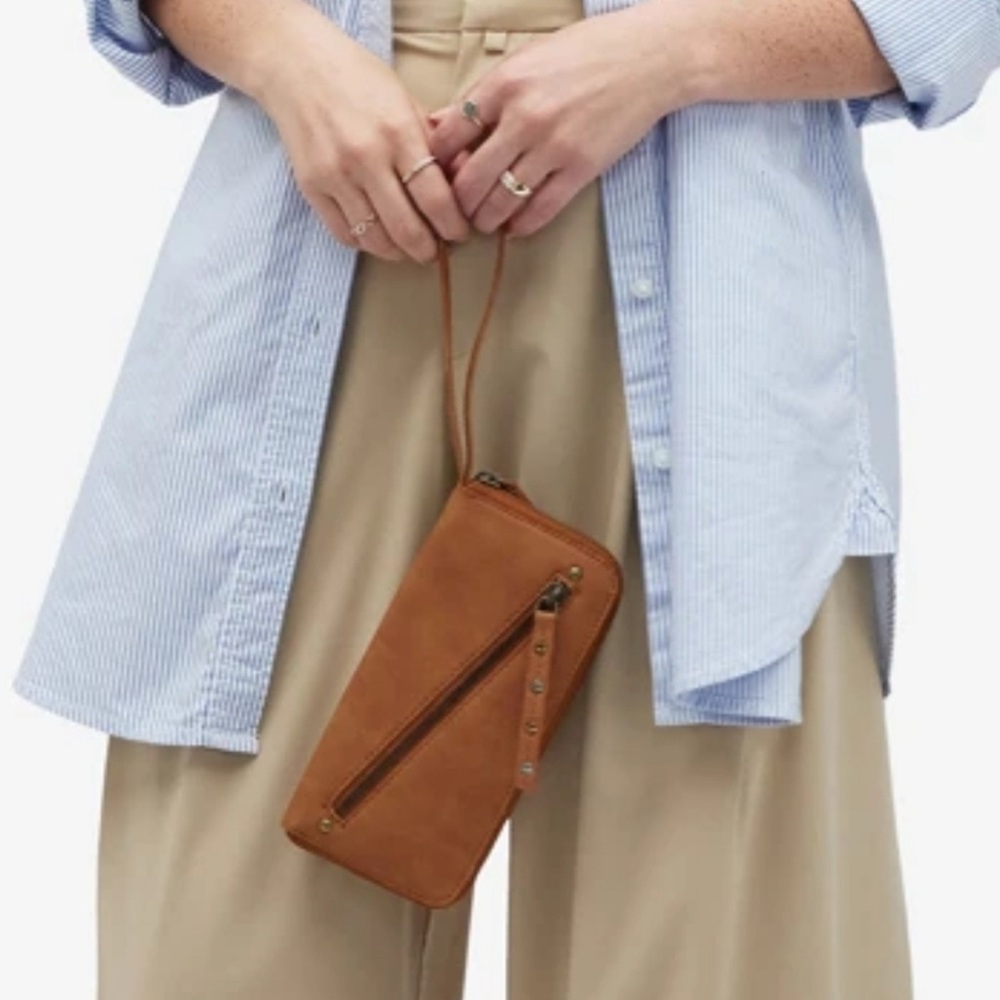 NWT Free People Vegan Leather Brown Zippered Wristlet Wallet